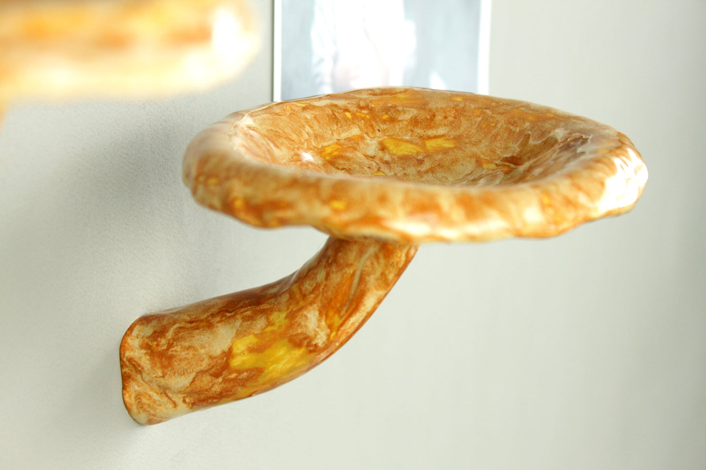 Mushroom hanging shelf