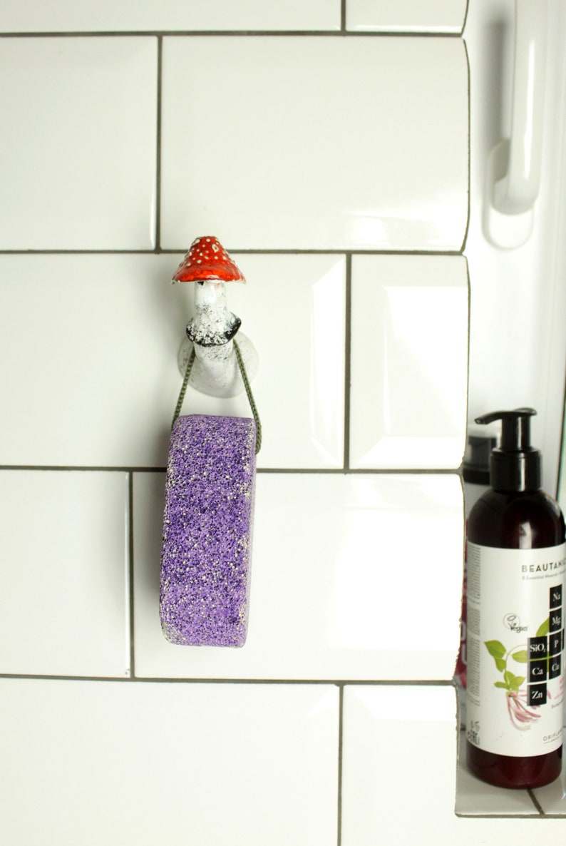 Set of 3 mushroom wall hooks