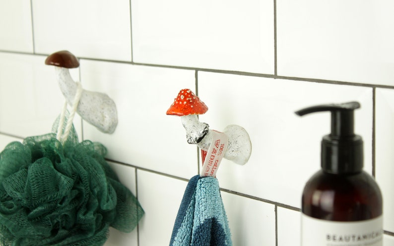 Set of 3 mushroom wall hooks