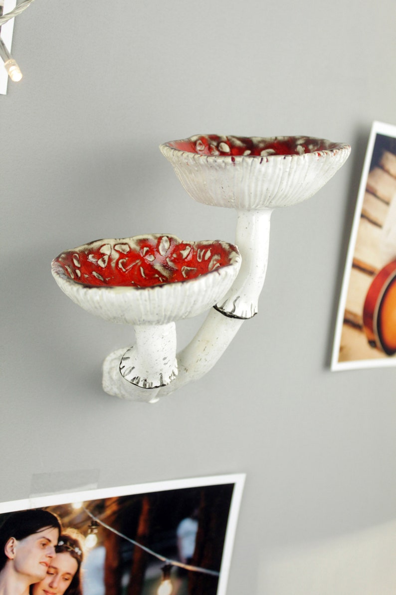 Double mushroom floating shelf