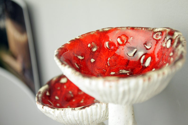 Double mushroom floating shelf