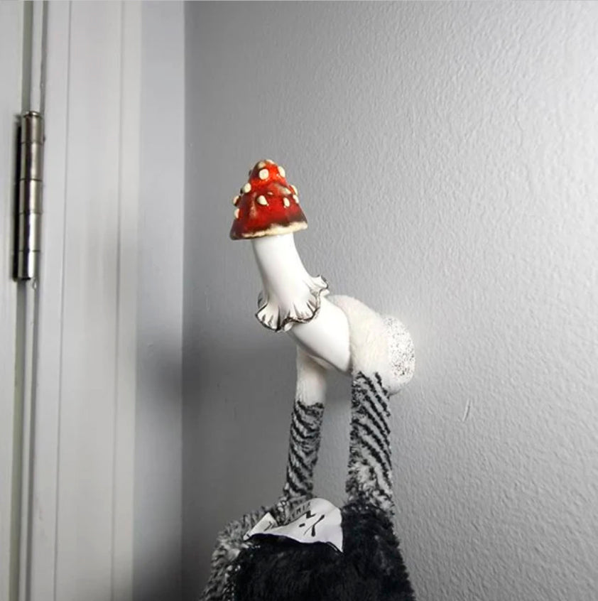 Mounted on the wall is my Amanita mushroom hook. The client in the review writes that the ceramics are strong and will withstand even a heavy winter jacket, and in the photo the jacket is hanging on a hook. Hooks from our store LeilyCloud can really withstand about 5 kilograms calmly!